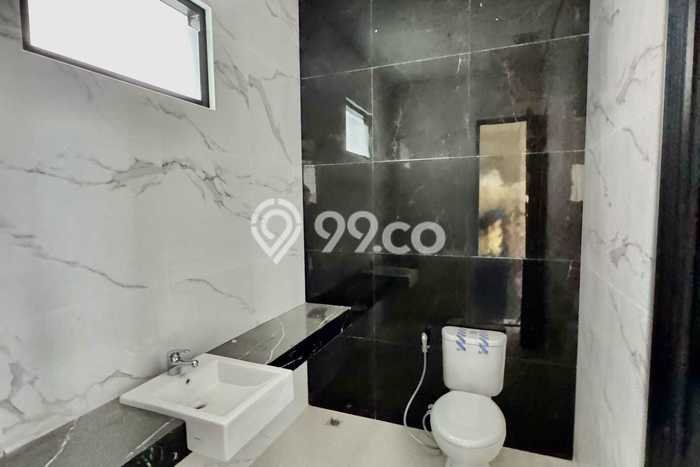 Rumah Luxury Modern Siap Huni di Citraland Surabaya Rumah Luxury Modern Siap Huni di Citraland Surabaya