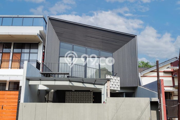 Rumah Luxury Modern Siap Huni di Cibubur Jakarta Timur Rumah Luxury Modern Siap Huni di Cibubur Jakarta Timur