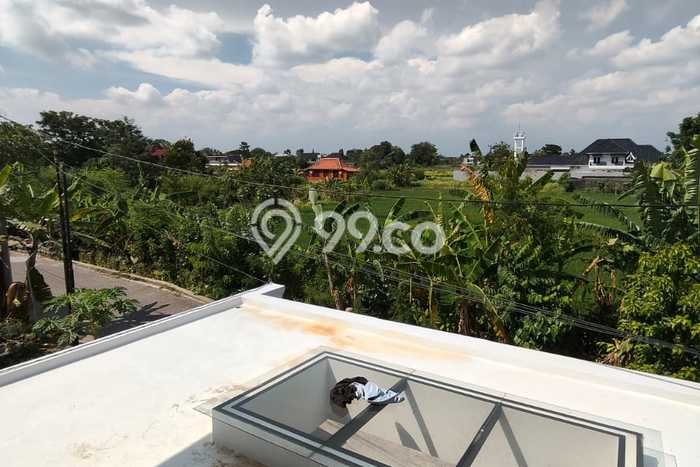Jual Rumah Strategis Bagus Punya 4 KT di Depok Sleman SHM Jual Rumah Strategis Bagus Punya 4 KT di Depok Sleman SHM