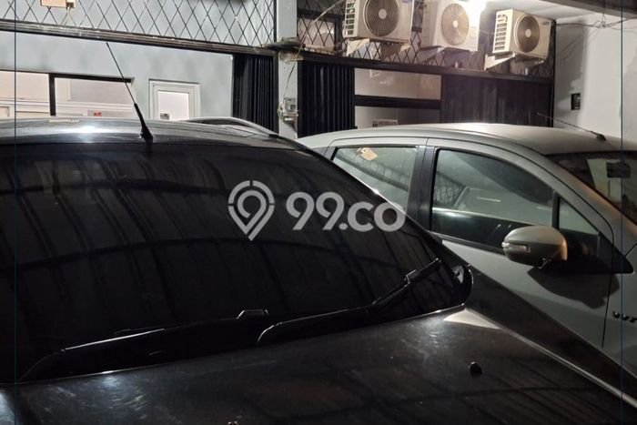 Ruko Dijual di Prime Area Jakarta Barat Luas 300m2 Ruko Dijual di Prime Area Jakarta Barat Luas 300m2