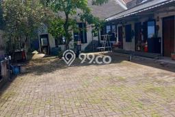 Ready to Use! Premium House LT 360m2 Desain Modern di Kebonsari Ready to Use! Premium House LT 360m2 Desain Modern di Kebonsari