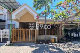 Rumah Luas Asri 2 KT Siap Huni di Mulyosari Surabaya Rumah Luas Asri 2 KT Siap Huni di Mulyosari Surabaya