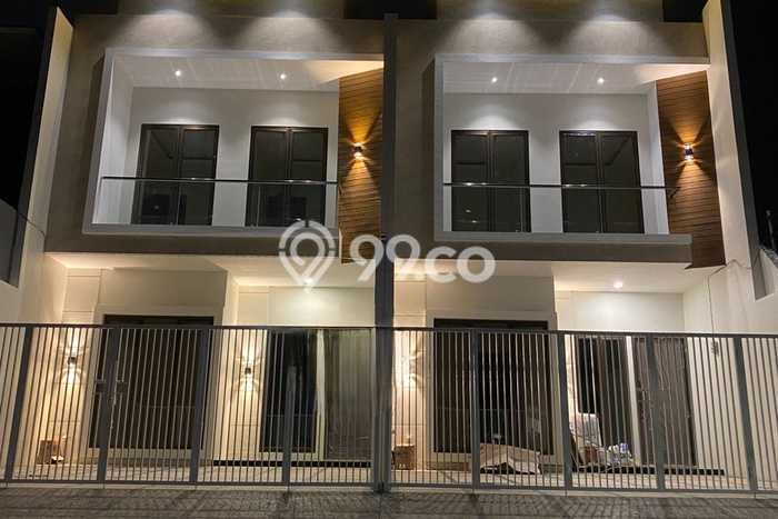 Siap Huni Hunian Elit 5 Kamar di Rungkut Dekat ke Mana Pun Siap Huni Hunian Elit 5 Kamar di Rungkut Dekat ke Mana Pun