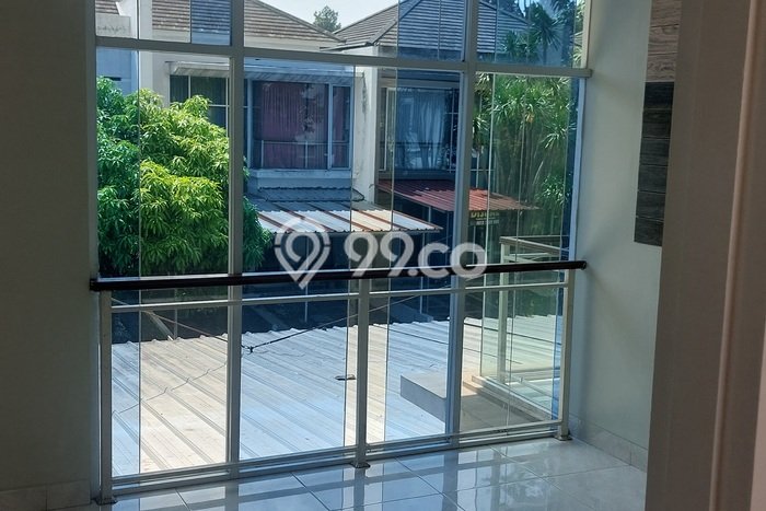 Disewakan! Rumah 5 Kamar Tidur &
4 Kamar Mandi di Citra Grand, Jakarta Timur Disewakan! Rumah 5 Kamar Tidur &
4 Kamar Mandi di Citra Grand, Jakarta Timur