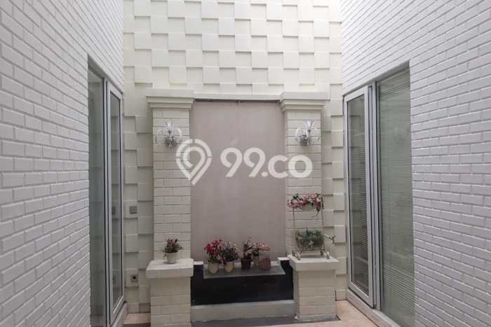 Rumah Mewah LB 343m2 Siap Huni Desain Elegan di Citra Grand, Jakarta Timur Rumah Mewah LB 343m2 Siap Huni Desain Elegan di Citra Grand, Jakarta Timur