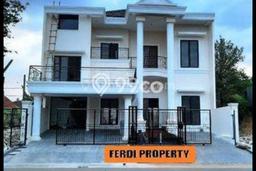 Ready to Use! Luxury House LT 300m2 Desain Elegan di Kota Wisata Ready to Use! Luxury House LT 300m2 Desain Elegan di Kota Wisata