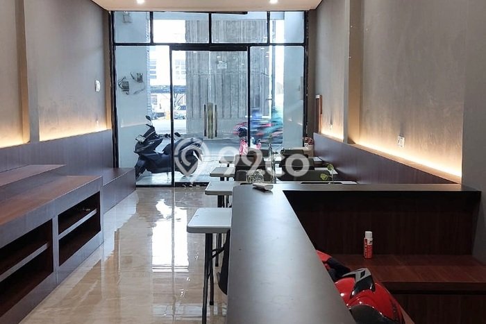Unit Ruko Dijual di Jakarta Timur LT 70m2 & LB 200m2 Unit Ruko Dijual di Jakarta Timur LT 70m2 & LB 200m2