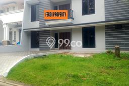 For Sale! Premium House LT 300m2 Desain Elegan di Kota Wisata For Sale! Premium House LT 300m2 Desain Elegan di Kota Wisata