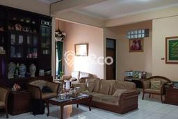 LOKASI PREMIUM! Rumah Strategis area , LT 230m2m² Bangunan 220m2m² LOKASI PREMIUM! Rumah Strategis area , LT 230m2m² Bangunan 220m2m²
