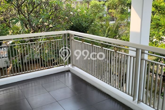 Siap Huni Rumah Mewah 5 Kamar di Kebon Jeruk Dekat ke Mana Pun Siap Huni Rumah Mewah 5 Kamar di Kebon Jeruk Dekat ke Mana Pun