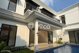 Rumah Eksklusif Dijual LT 373m2 di Cilandak, Jakarta Selatan Rumah Eksklusif Dijual LT 373m2 di Cilandak, Jakarta Selatan