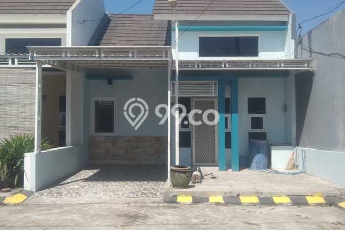Rumah area Kebomas, Akses ke Stasiun, 2 KT, LT 72m2m² LB 36m2m² Rumah area Kebomas, Akses ke Stasiun, 2 KT, LT 72m2m² LB 36m2m²