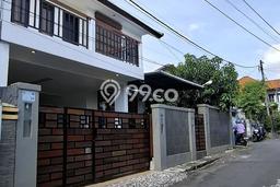 SPECIAL RATE! Rumah di Denpasar Barat, 5 KT, Area Asri, LT 155m² Bangunan 300m² SPECIAL RATE! Rumah di Denpasar Barat, 5 KT, Area Asri, LT 155m² Bangunan 300m²