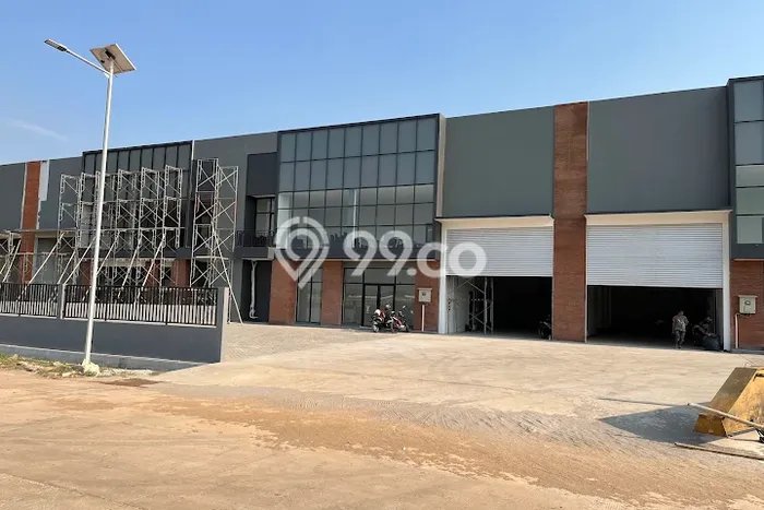 AREA BERKEMBANG! Gudang Disewakan di Legok, Luas 576m², Siap Operasional AREA BERKEMBANG! Gudang Disewakan di Legok, Luas 576m², Siap Operasional