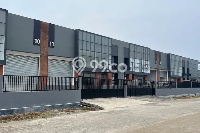 AREA BERKEMBANG! Gudang Disewakan di Legok, Luas 576m², Siap Operasional AREA BERKEMBANG! Gudang Disewakan di Legok, Luas 576m², Siap Operasional