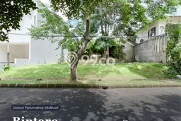 Tanah Dijual Lokasi Strategis di Tangerang Selatan dengan Luas 373m2 Tanah Dijual Lokasi Strategis di Tangerang Selatan dengan Luas 373m2