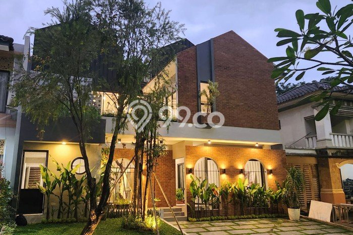 Rumah Elit Modern Tanpa Renovasi di BSD City Tangerang Rumah Elit Modern Tanpa Renovasi di BSD City Tangerang