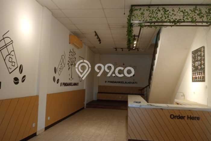 Ruko Usaha Dijual di BSD Tangerang Selatan LT 67m2 & LB 180m2 Ruko Usaha Dijual di BSD Tangerang Selatan LT 67m2 & LB 180m2
