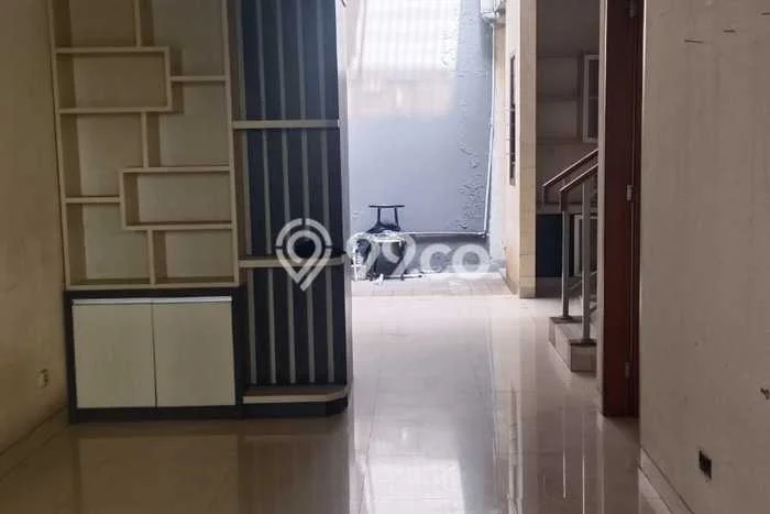 Jual Rumah Mewah Elegan Dengan View Cantik di Tomang, Jakarta Barat Jual Rumah Mewah Elegan Dengan View Cantik di Tomang, Jakarta Barat