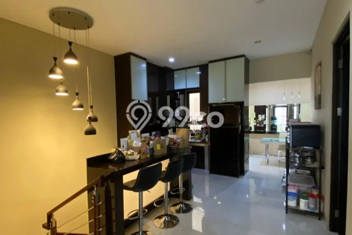 Siap Huni Hunian Elit 4 Kamar di Kebayoran Lama Dekat ke Mana Pun Siap Huni Hunian Elit 4 Kamar di Kebayoran Lama Dekat ke Mana Pun