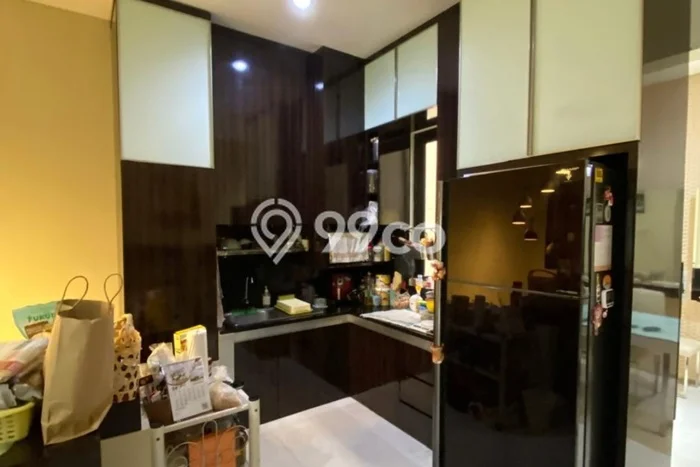Siap Huni Hunian Elit 4 Kamar di Kebayoran Lama Dekat ke Mana Pun Siap Huni Hunian Elit 4 Kamar di Kebayoran Lama Dekat ke Mana Pun