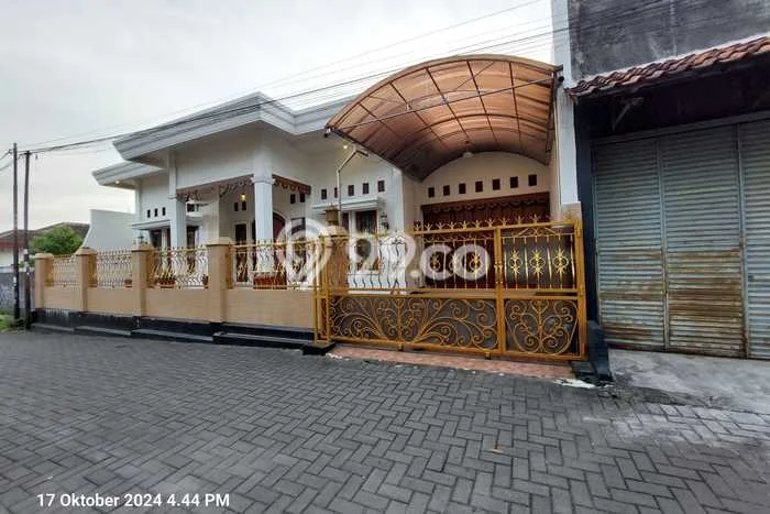 Lokasi terbaik! Rumah siap pakai dikontrakkan di Ngaglik LB 150m2 Lokasi terbaik! Rumah siap pakai dikontrakkan di Ngaglik LB 150m2
