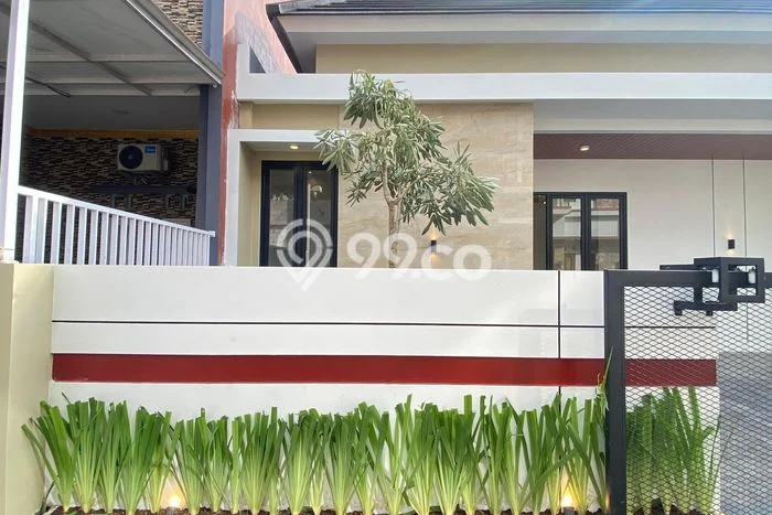 SIAP HUNI! Rumah Strategis di , LT 140m2m² Bangunan 75m2m² SIAP HUNI! Rumah Strategis di , LT 140m2m² Bangunan 75m2m²
