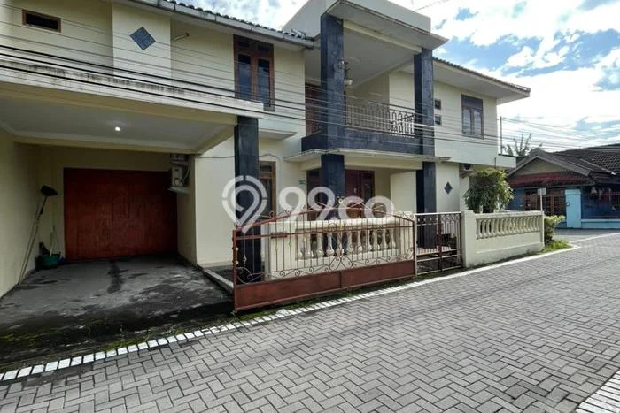 Lokasi terbaik! Rumah siap pakai disewakan di Mlati LB 150m2 Lokasi terbaik! Rumah siap pakai disewakan di Mlati LB 150m2