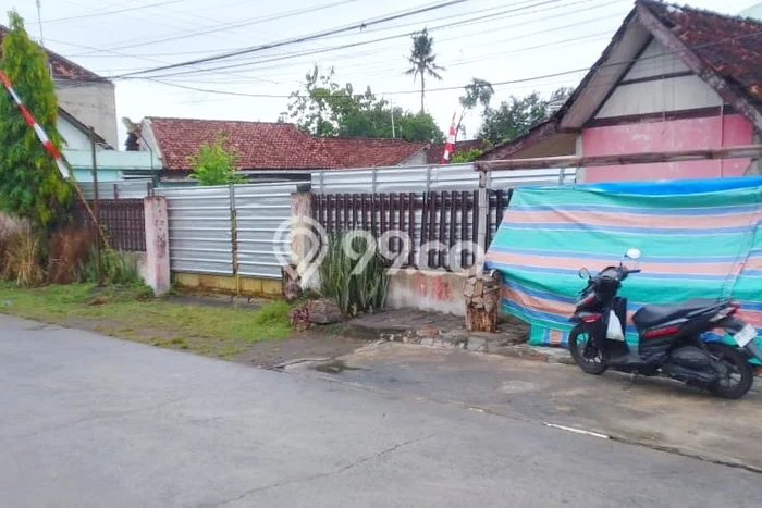 Tanah Disewakan di Godean, Sleman, Luas 680m2 - Tanah Disewakan di Godean, Sleman, Luas 680m2 -