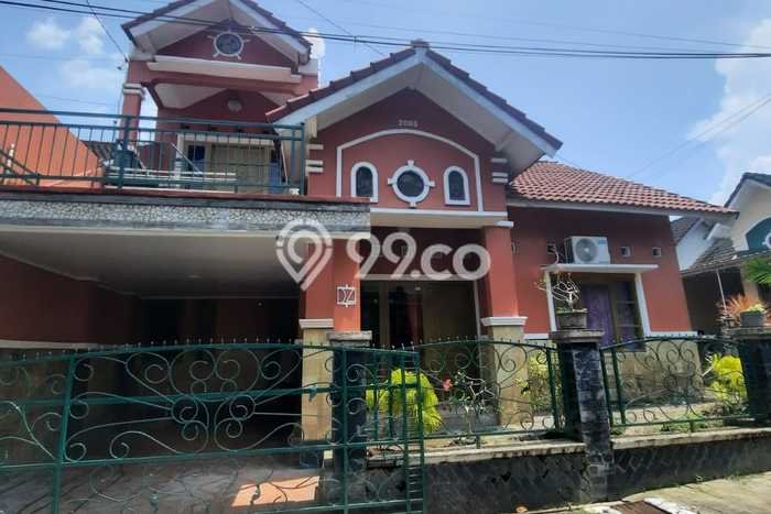 Lokasi strategis! Rumah siap pakai dikontrakkan di Depok LB 100m2 Lokasi strategis! Rumah siap pakai dikontrakkan di Depok LB 100m2