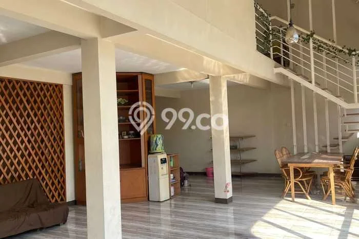 HARGA SPESIAL! Rumah di Bandung Timur, Dekat Fasilitas, 4 KM, Luas 130m² Bangunan 205m² HARGA SPESIAL! Rumah di Bandung Timur, Dekat Fasilitas, 4 KM, Luas 130m² Bangunan 205m²