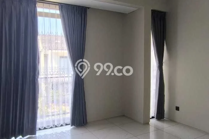 Disewakan! Rumah 3 Kamar Tidur &
2 Kamar Mandi di Kota Baru Parahyangan, Bandung Disewakan! Rumah 3 Kamar Tidur &
2 Kamar Mandi di Kota Baru Parahyangan, Bandung
