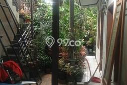 Rumah Mewah LB 290m2 Siap Pakai Desain Elegan di Burangrang, Bandung Rumah Mewah LB 290m2 Siap Pakai Desain Elegan di Burangrang, Bandung