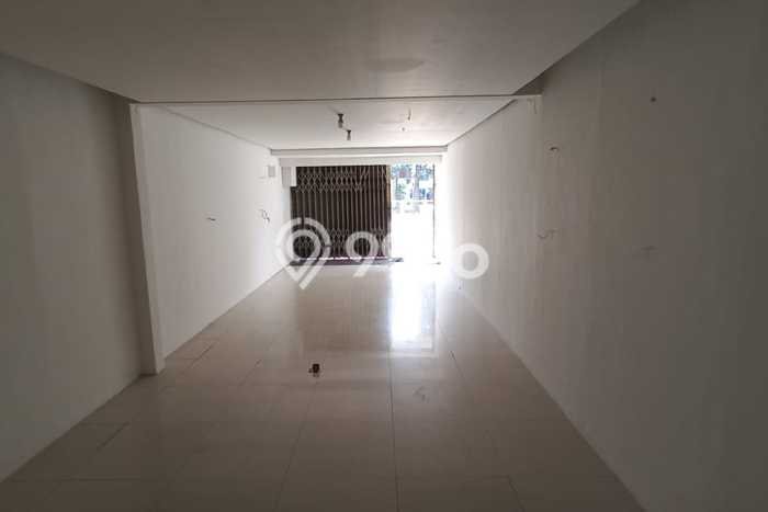 LOKASI POTENSIAL! Komersial Disewakan di Buah Batu, Luas 100m2m², Siap Usaha LOKASI POTENSIAL! Komersial Disewakan di Buah Batu, Luas 100m2m², Siap Usaha