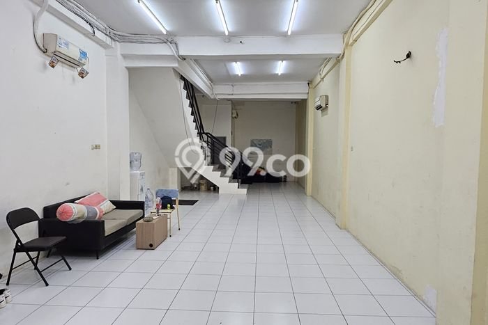Ruko di Roxy, Luas 270m², Area Bisnis, Jalan Utama Ruko di Roxy, Luas 270m², Area Bisnis, Jalan Utama