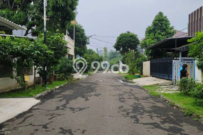 Dijual Rumah Eksklusif 5 KT di BSD Griya Loka, Tangerang Dijual Rumah Eksklusif 5 KT di BSD Griya Loka, Tangerang
