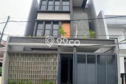 Ready to Use! Luxury House LT 120m2 Desain Modern di Pondok Indah Ready to Use! Luxury House LT 120m2 Desain Modern di Pondok Indah