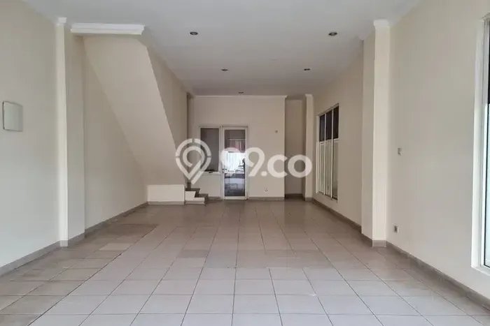 Disewakan Ruko di Green Mansion, Luas 340m², Area Premium, Siap Pakai Disewakan Ruko di Green Mansion, Luas 340m², Area Premium, Siap Pakai