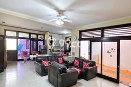 For Sale! Luxury House LT 317m2 Desain Modern di Pondok Indah For Sale! Luxury House LT 317m2 Desain Modern di Pondok Indah