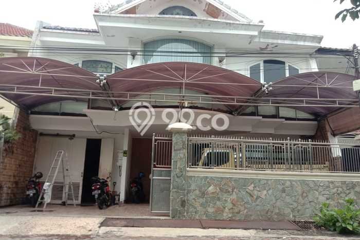 Rumah Elit Modern Tanpa Renovasi di Mulyosari Surabaya Rumah Elit Modern Tanpa Renovasi di Mulyosari Surabaya