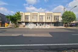Lokasi Strategis! Dijual Ruko Bisnis di Banjarsari, Solo Kondisi Baik Lokasi Strategis! Dijual Ruko Bisnis di Banjarsari, Solo Kondisi Baik