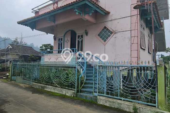FOR SALE! Vila Kawasan Tawangmangu, Luas 351m2m², Posisi Premium FOR SALE! Vila Kawasan Tawangmangu, Luas 351m2m², Posisi Premium
