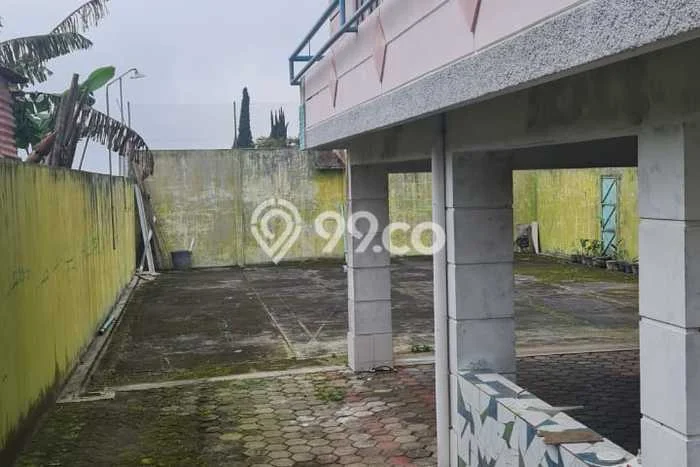 FOR SALE! Vila Kawasan Tawangmangu, Luas 351m2m², Posisi Premium FOR SALE! Vila Kawasan Tawangmangu, Luas 351m2m², Posisi Premium