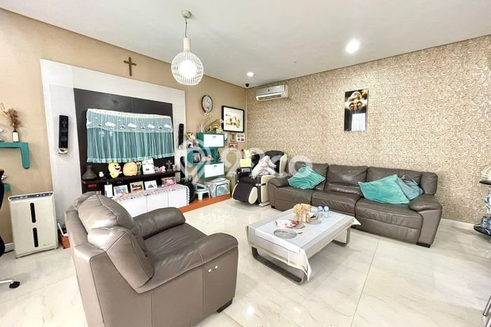 Ready to Use! Premium House LT 200m2 Desain Modern di Ancol Ready to Use! Premium House LT 200m2 Desain Modern di Ancol