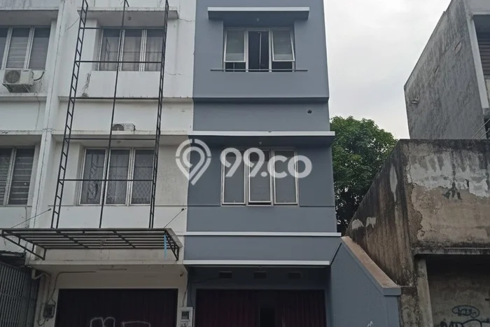 Unit Ruko Paling Strategis di Ciputat Tangerang Selatan dengan LB 228m2 Unit Ruko Paling Strategis di Ciputat Tangerang Selatan dengan LB 228m2