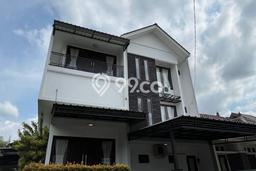 Rumah Luxury Modern Tanpa Renovasi di Kemang Pratama Bekasi Rumah Luxury Modern Tanpa Renovasi di Kemang Pratama Bekasi
