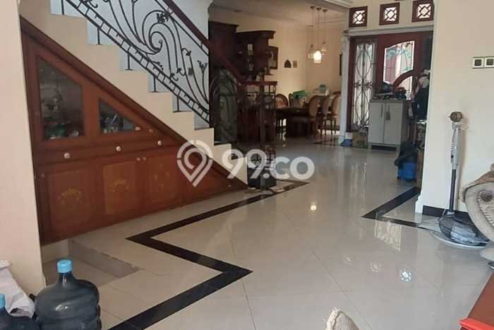 Ready to Use! Luxury House LT 315m2 Desain Elegan di Kemang Pratama Ready to Use! Luxury House LT 315m2 Desain Elegan di Kemang Pratama