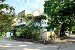 Ready to Use! Luxury House LT 328m2 Desain Elegan di Pondok Kelapa Ready to Use! Luxury House LT 328m2 Desain Elegan di Pondok Kelapa