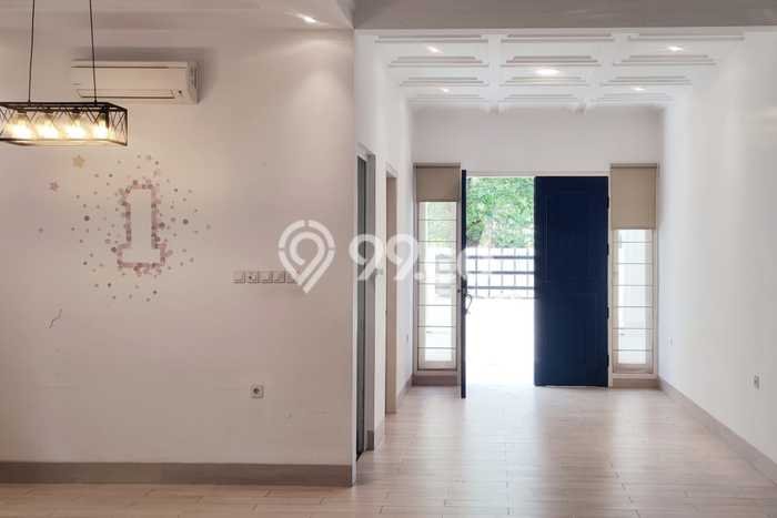 Jual Rumah Mewah Elegan Dengan View Cantik di Semanan, Jakarta Barat Jual Rumah Mewah Elegan Dengan View Cantik di Semanan, Jakarta Barat