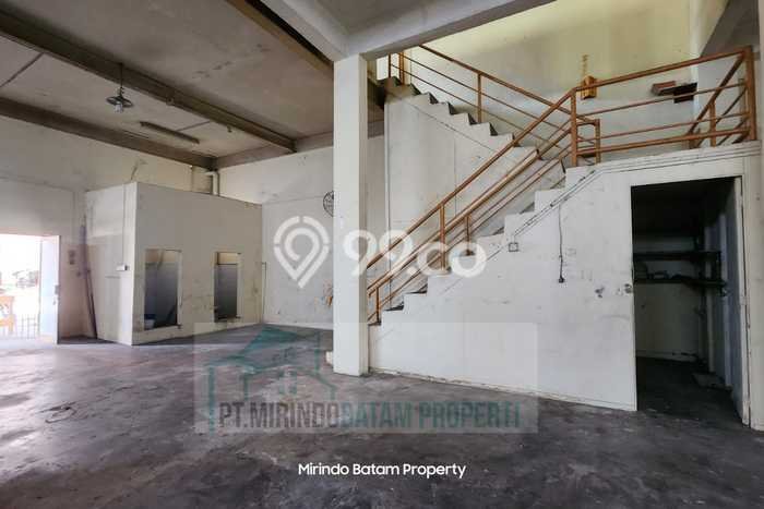 Disewakan Gudang di Kawasan Ramai Sei Panas Luas 396m2 Disewakan Gudang di Kawasan Ramai Sei Panas Luas 396m2
